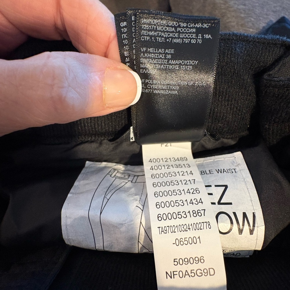 THE NORTH FACE Black Snow Pants size Youth Medium 10-12. EUC look new EZ Grow - Picture 9 of 13